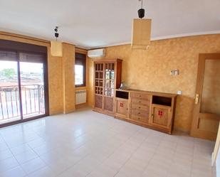 Sala d'estar de Dúplex en venda en El Viso de San Juan amb Aire condicionat, Calefacció i Forn