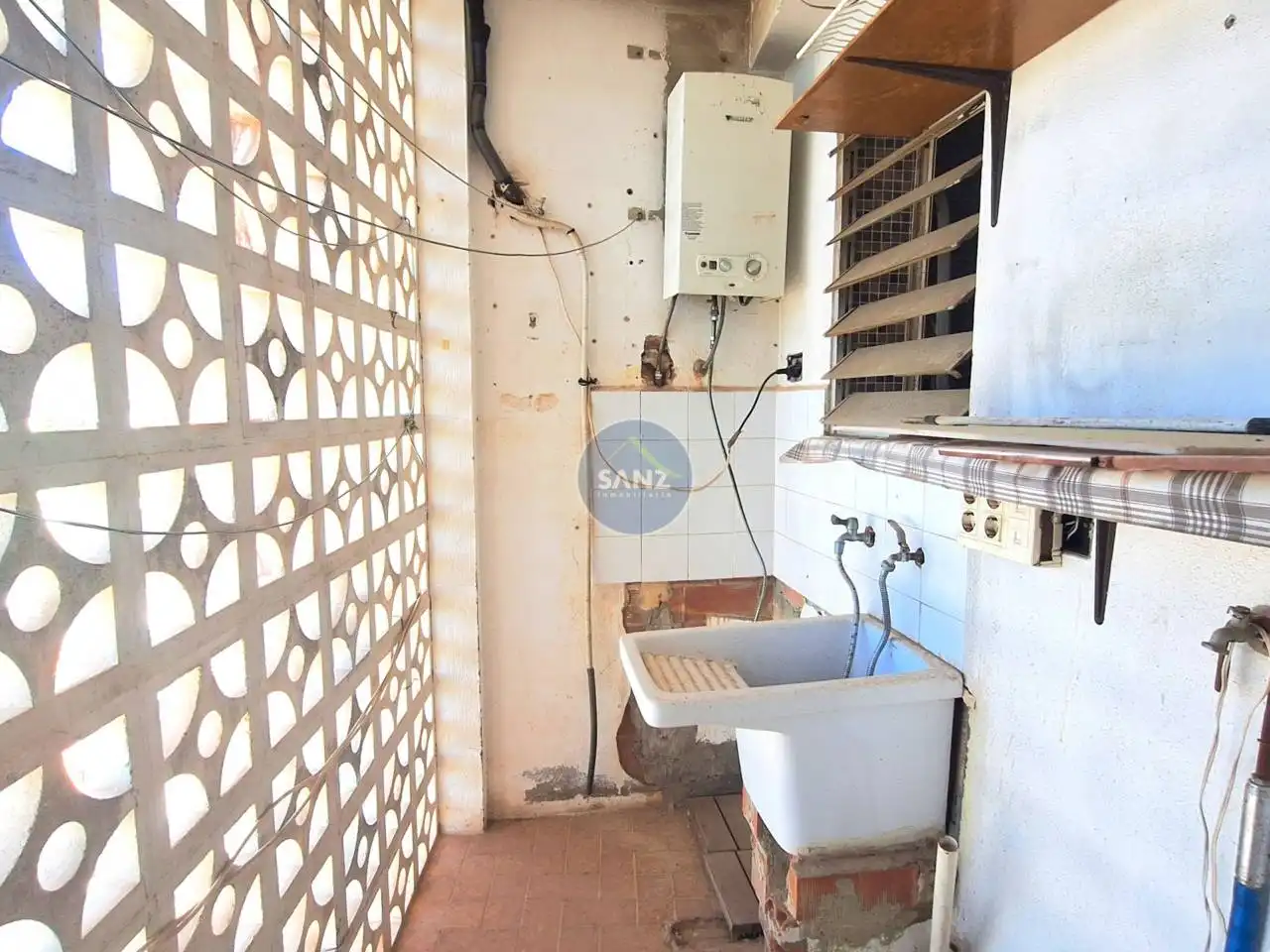 Badezimmer von Wohnung zum Verkauf in Chella mit Balkon