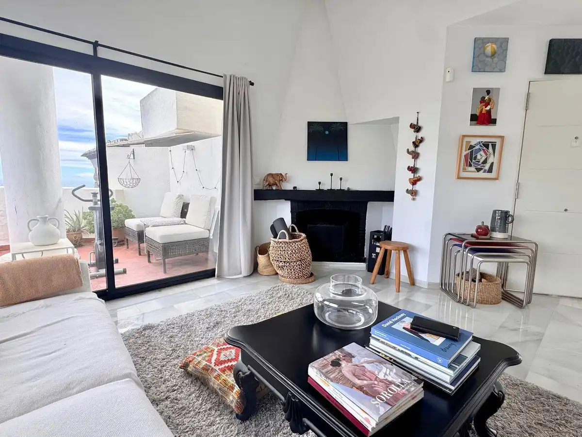 Apartament amb piscina en venda a Calahonda, imagen 3