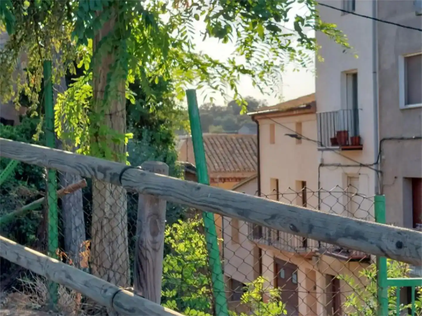 Vista exterior de Finca rústica en venda en Cubells amb Jardí privat