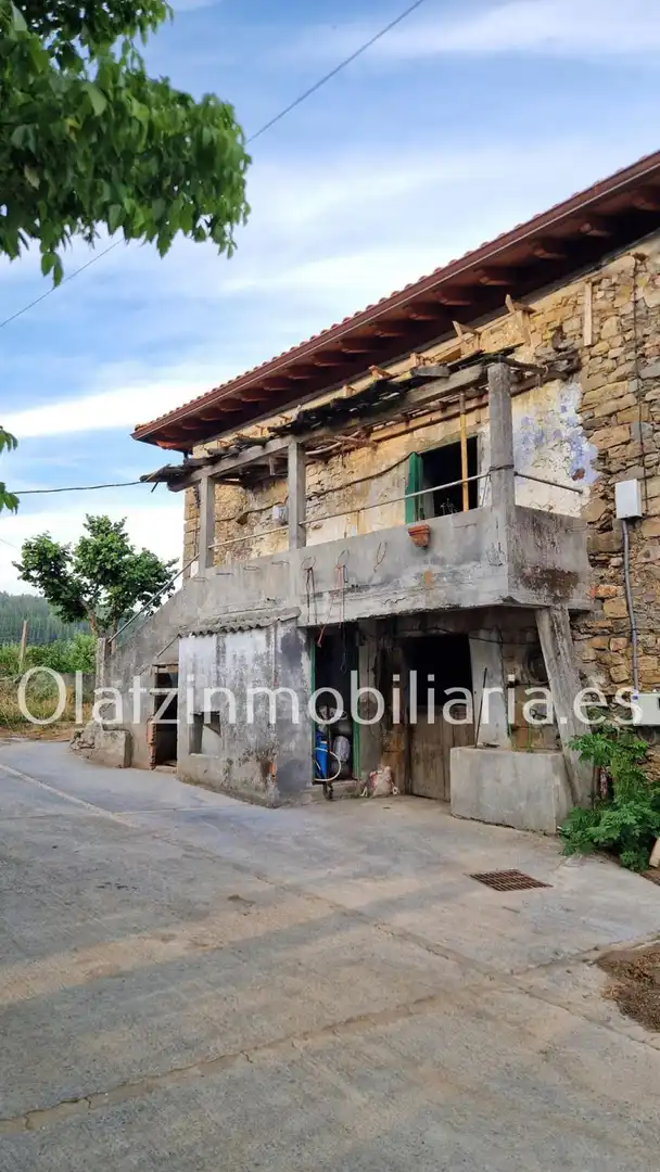Houses for sale in Artzentales