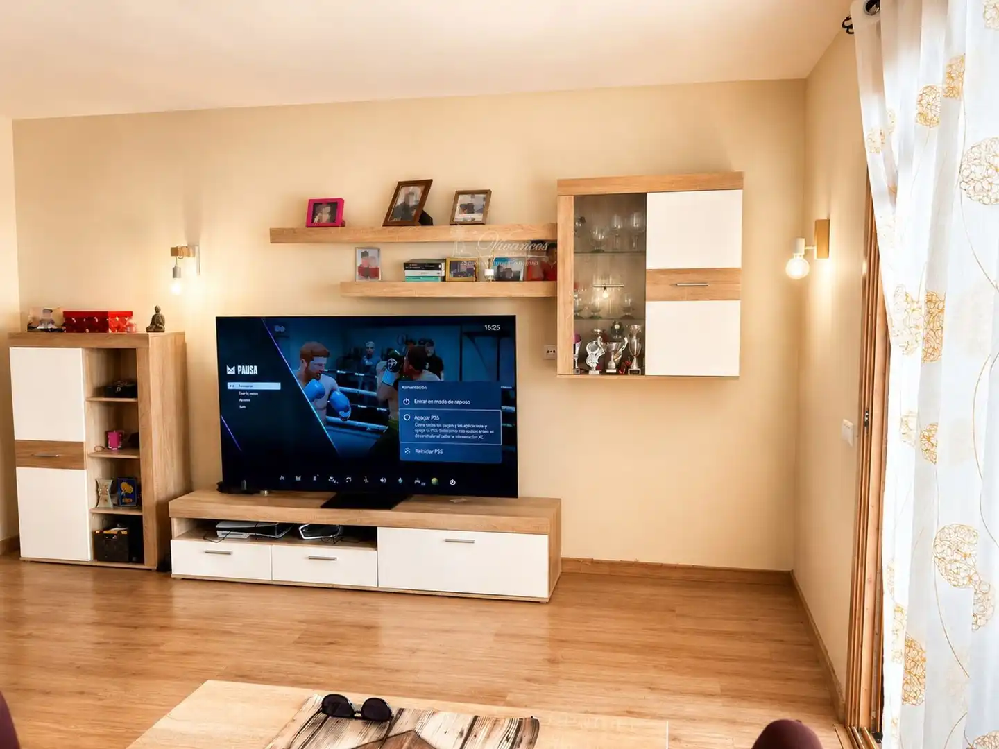 Sala d'estar de Casa adosada en venda en Sencelles amb Aire condicionat, Jardí privat i Terrassa