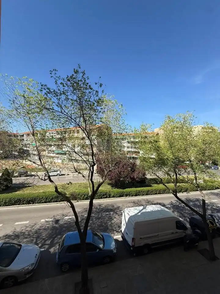 Vista exterior de Pis de lloguer en Madrid amb Aire condicionat, Terrassa i Moblat