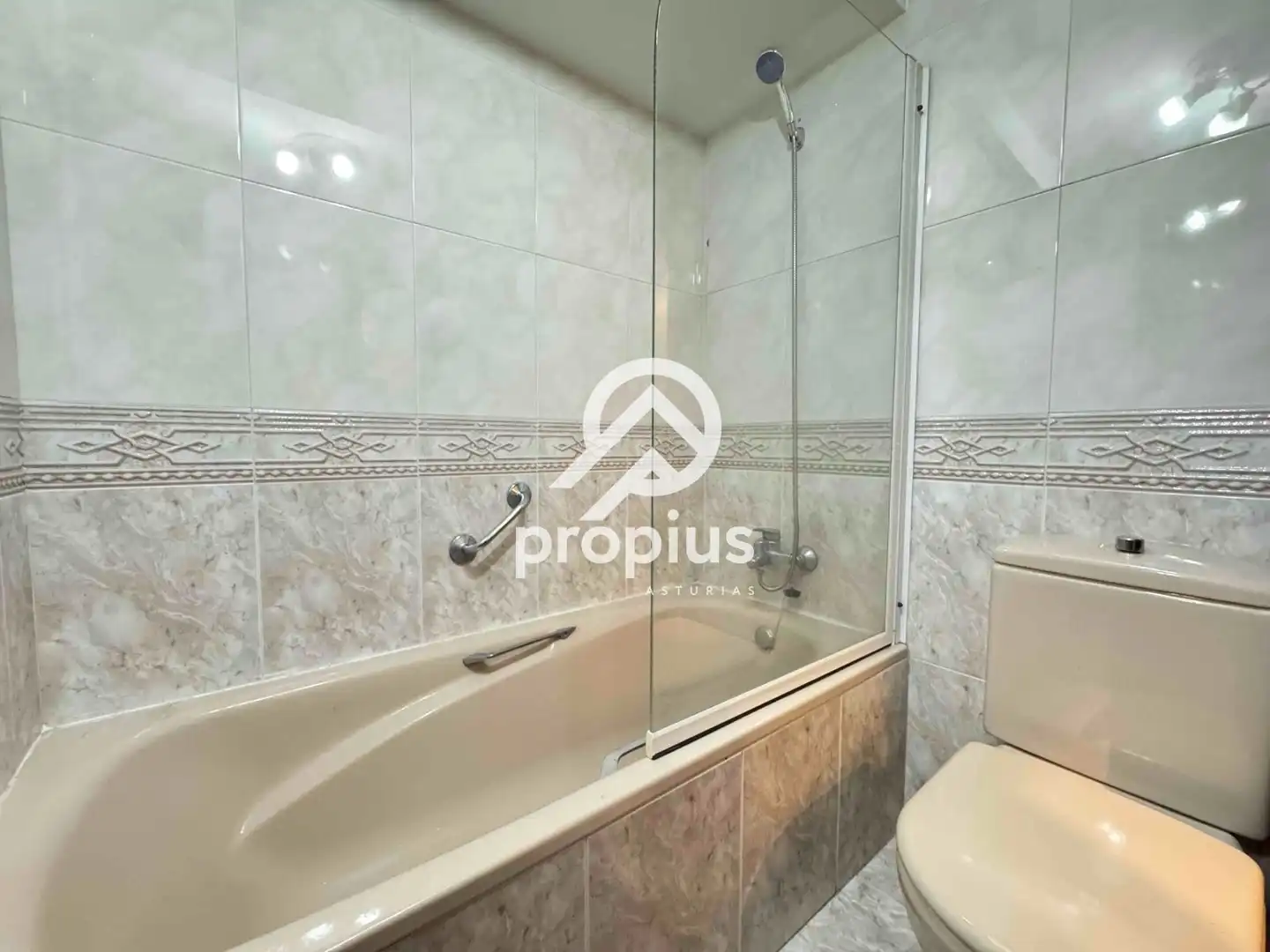 Piso en venta en Pedro Antonio Menendez, Parque San Francisco - Uría