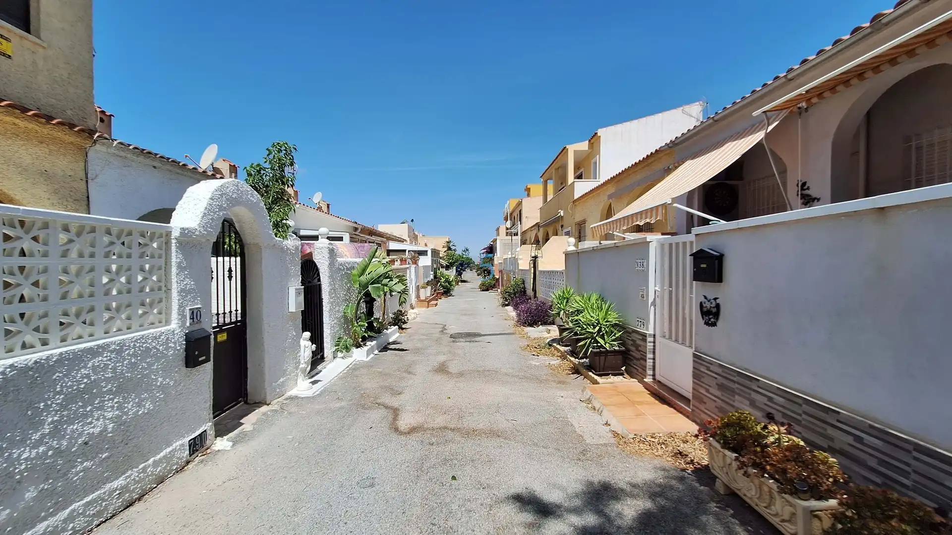 Vista exterior de Casa o chalet en venta en San Fulgencio con Terraza y Balcón