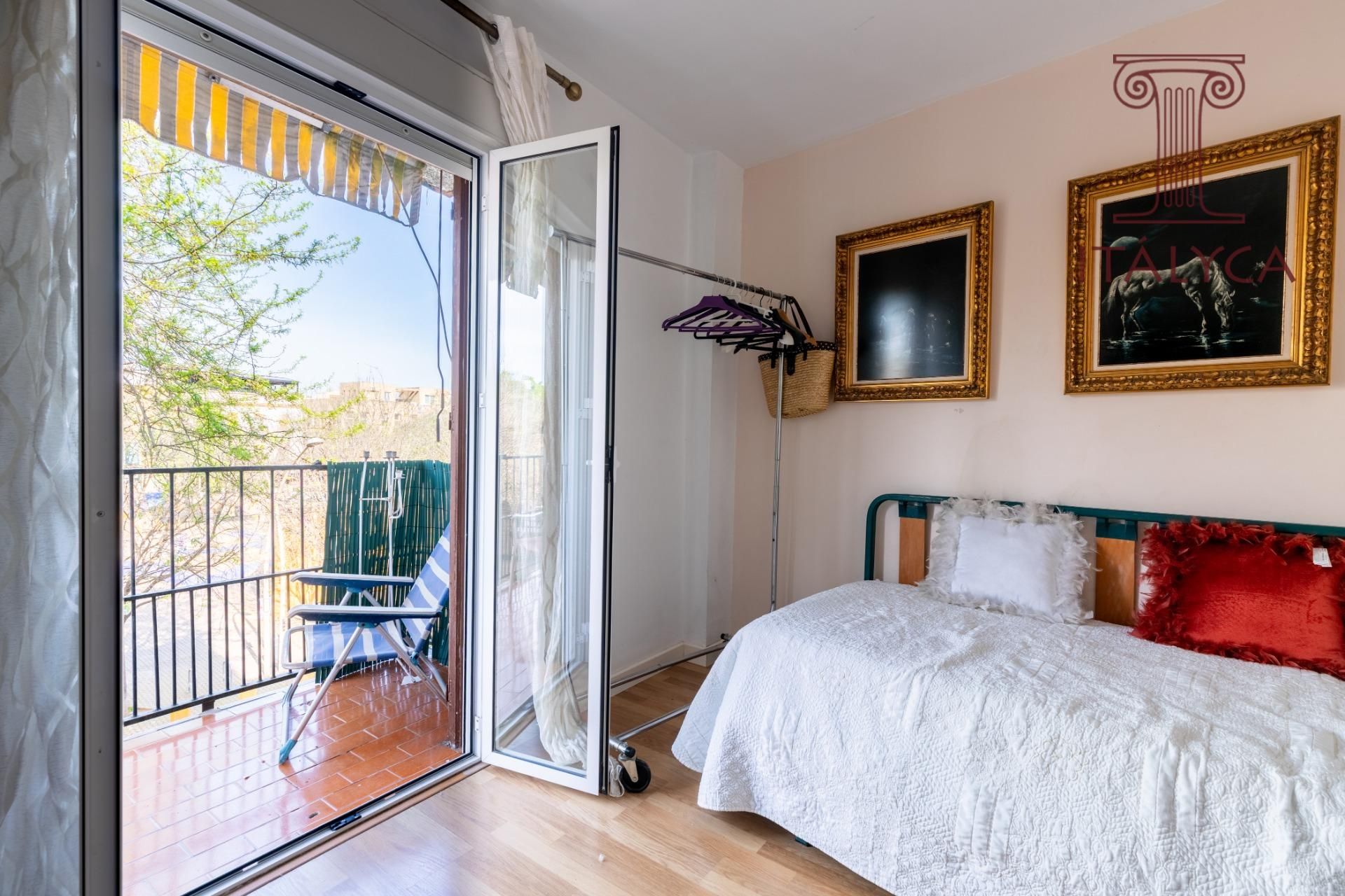 Bedroom of Flat for sale in  Sevilla Capital  with Air Conditioner, Heating and Terrace