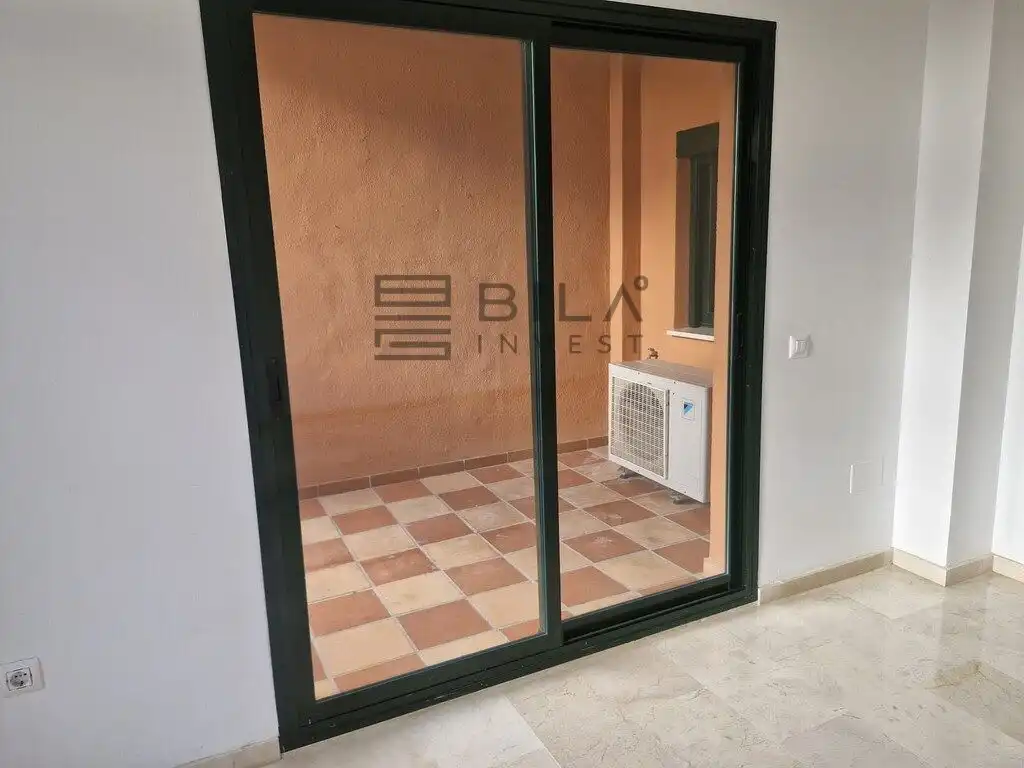 Wohnung zum Verkauf in Marbella mit Klimaanlage, Terrasse und Abstellraum