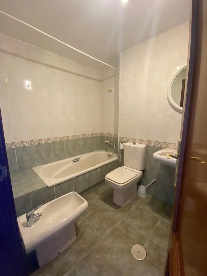 Badezimmer von Wohnungen zur Miete in Nueva Andalucía