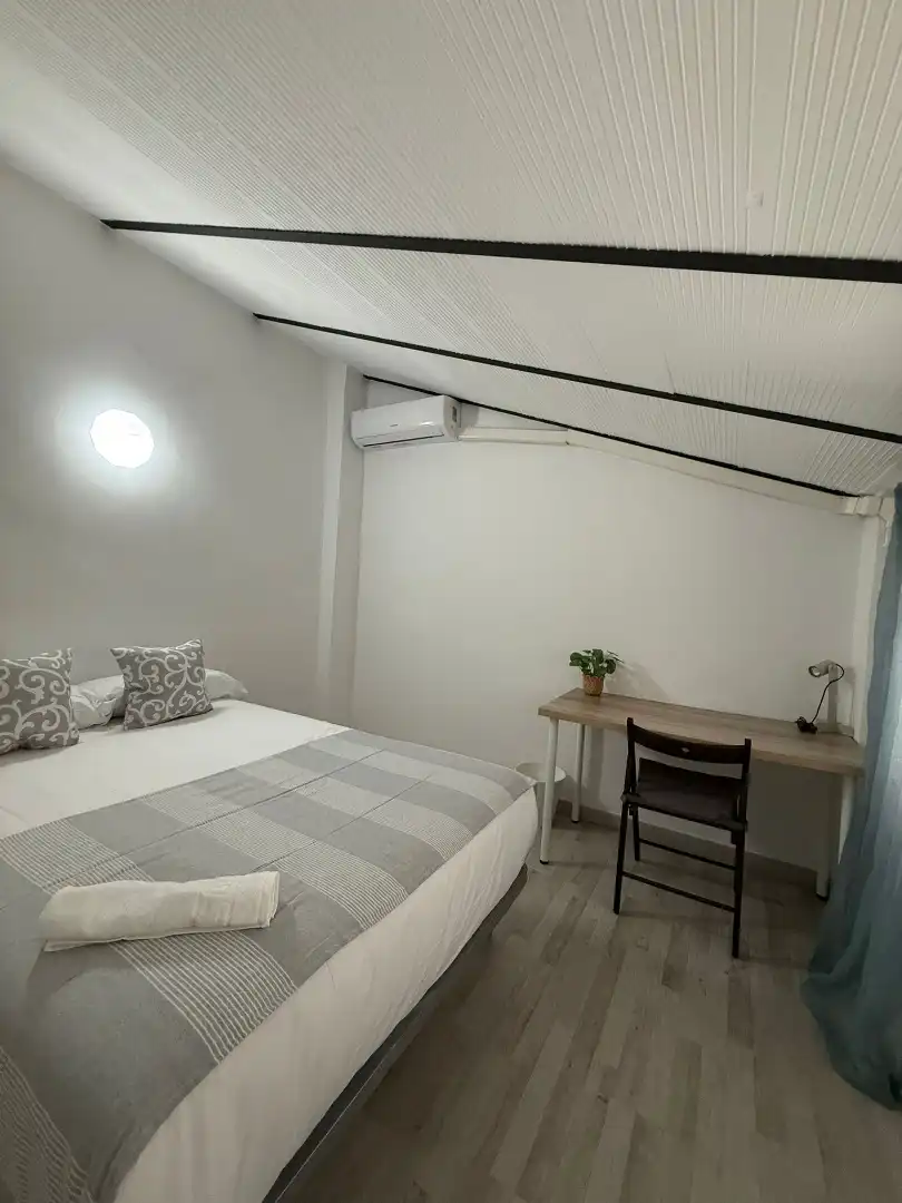 Room in Calle Alcalde Ronquillo, 20, Martiricos - La Roca - La Rosaleda