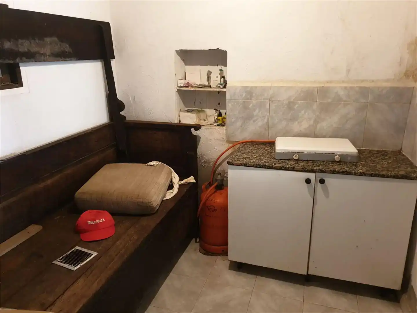 Cocina de Planta baja en venta en Cacabelos con Amueblado