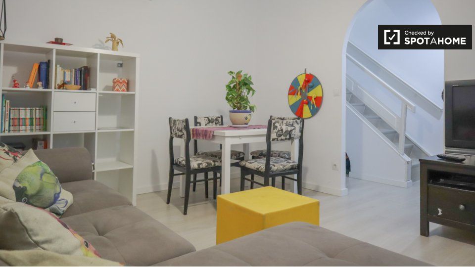 Sala d'estar de Pis de lloguer en  Madrid Capital amb Aire condicionat, Calefacció i Moblat