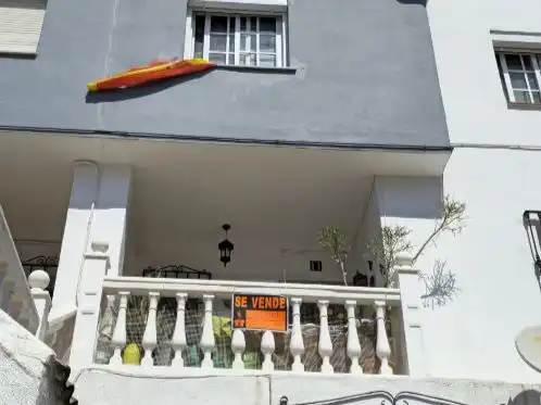 Vista exterior de Casa o xalet en venda en Algeciras amb Aire condicionat, Terrassa i Balcó