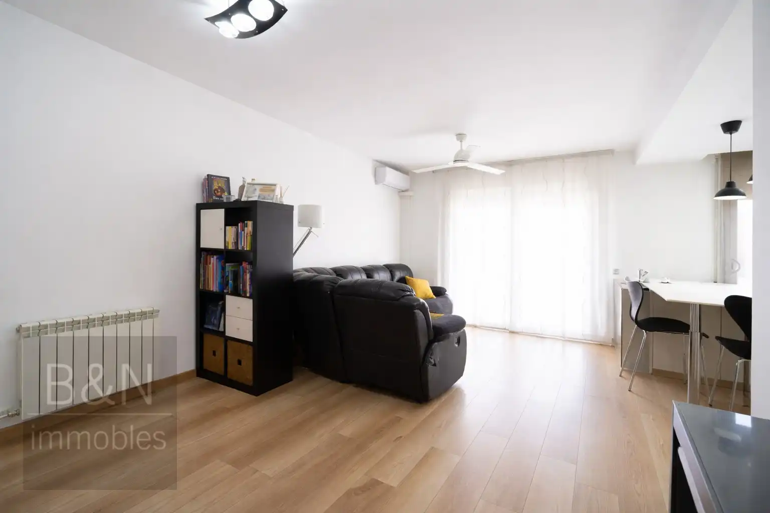 Living room of Flat for sale in Sant Quirze del Vallès  with Air Conditioner, Heating and Storage room