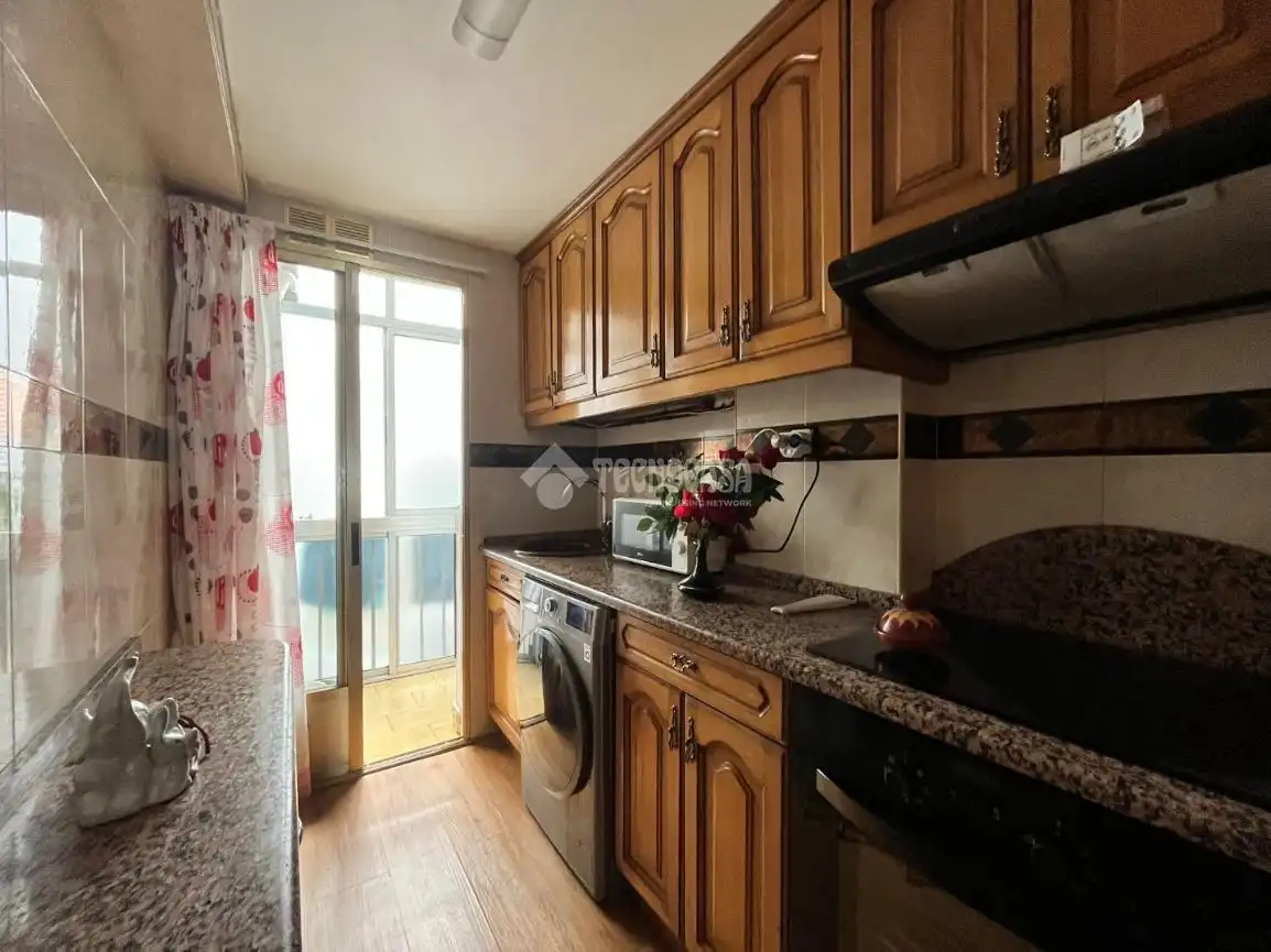 Kitchen of Flat for sale in Zaragoza  with Storage room