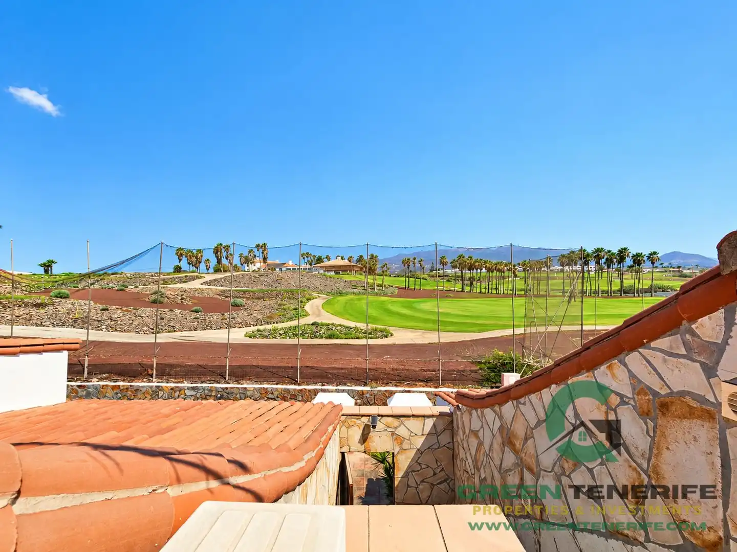 Vista exterior de Casa o xalet en venda en San Miguel de Abona amb Aire condicionat, Terrassa i Piscina