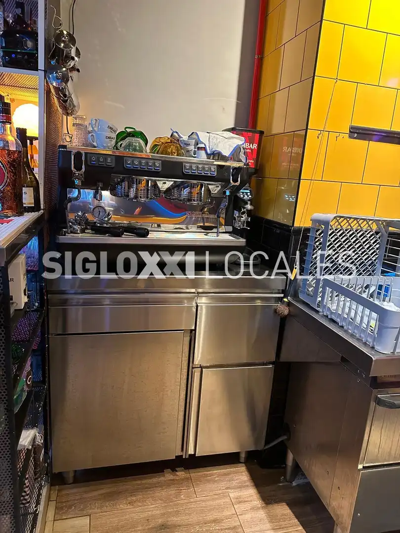 Local en traspaso en Barcelona con Aire acondicionado