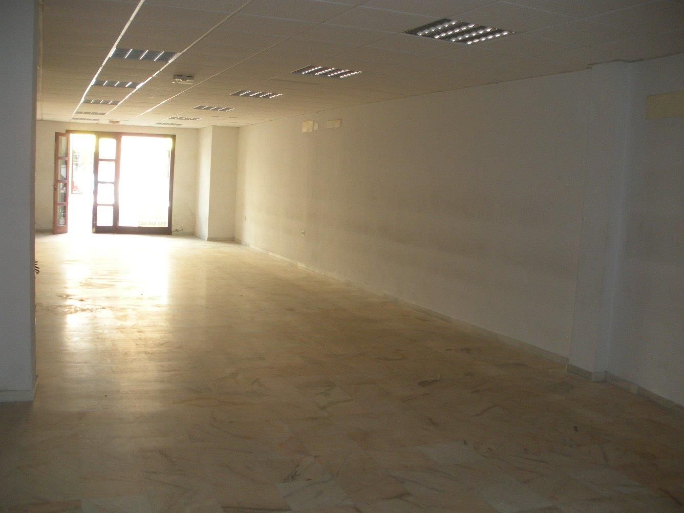 Premises to rent in San Fernando