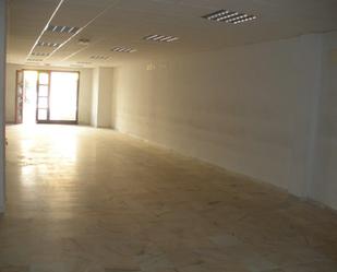 Premises to rent in San Fernando