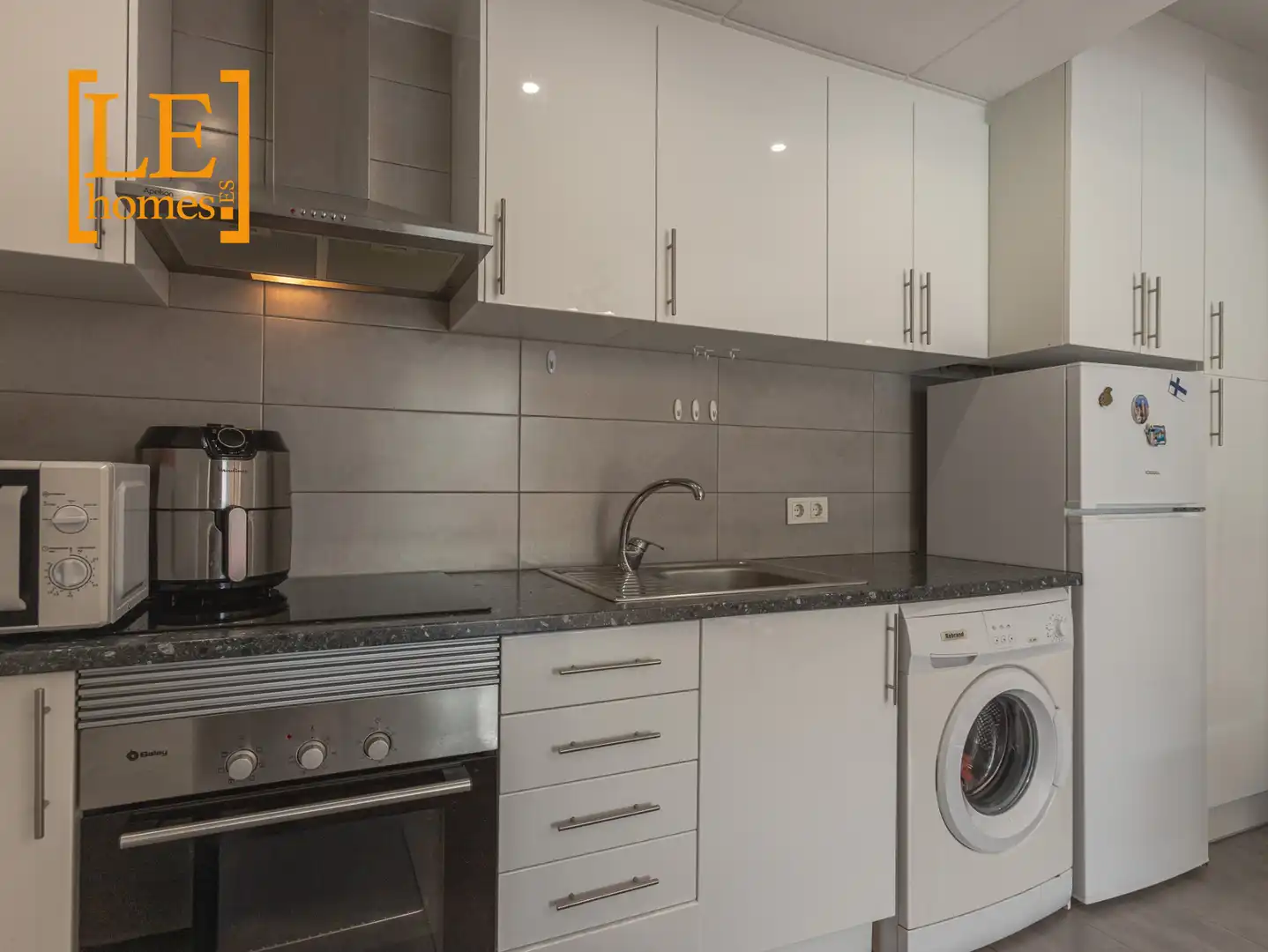 Cocina de Planta baja en venta en Torrevieja con Aire acondicionado, Amueblado y Horno