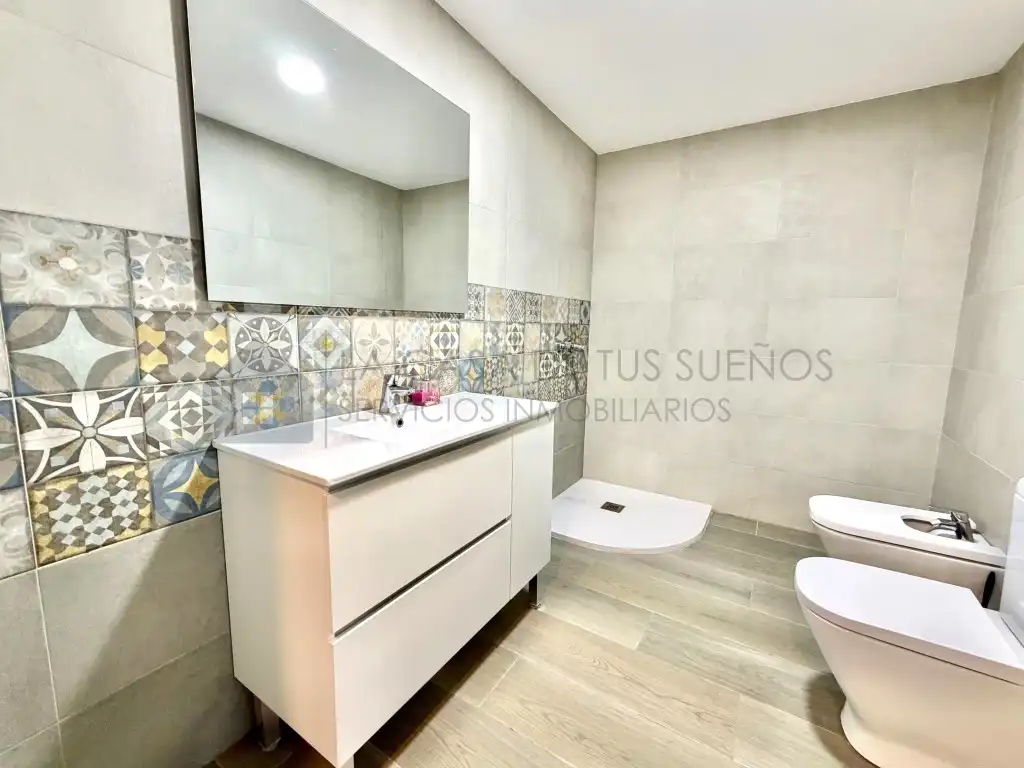 Piso en venta en Calle Azorin, El Mercado - Plaza de Toros