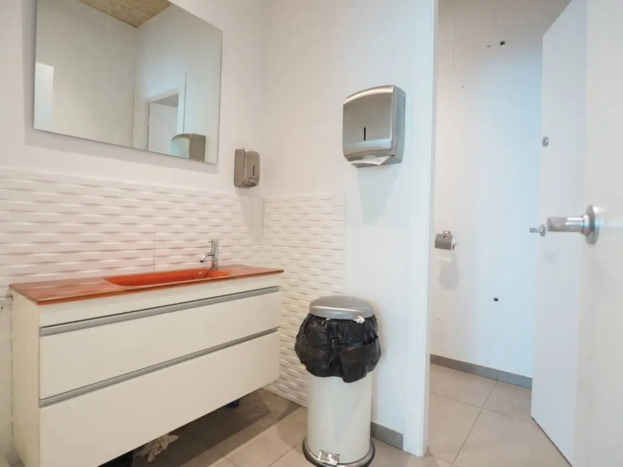 Business premises for sale in Avenida Marie Curie, imagen 11