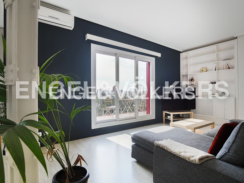 Living room of Attic to rent in  Valencia Capital  with Heating, Parquet flooring and Terrace