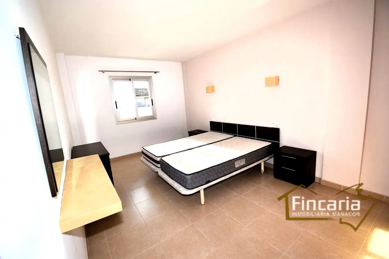 Schlafzimmer von Dachboden zum Verkauf in Manacor mit Terrasse, Abstellraum und Balkon