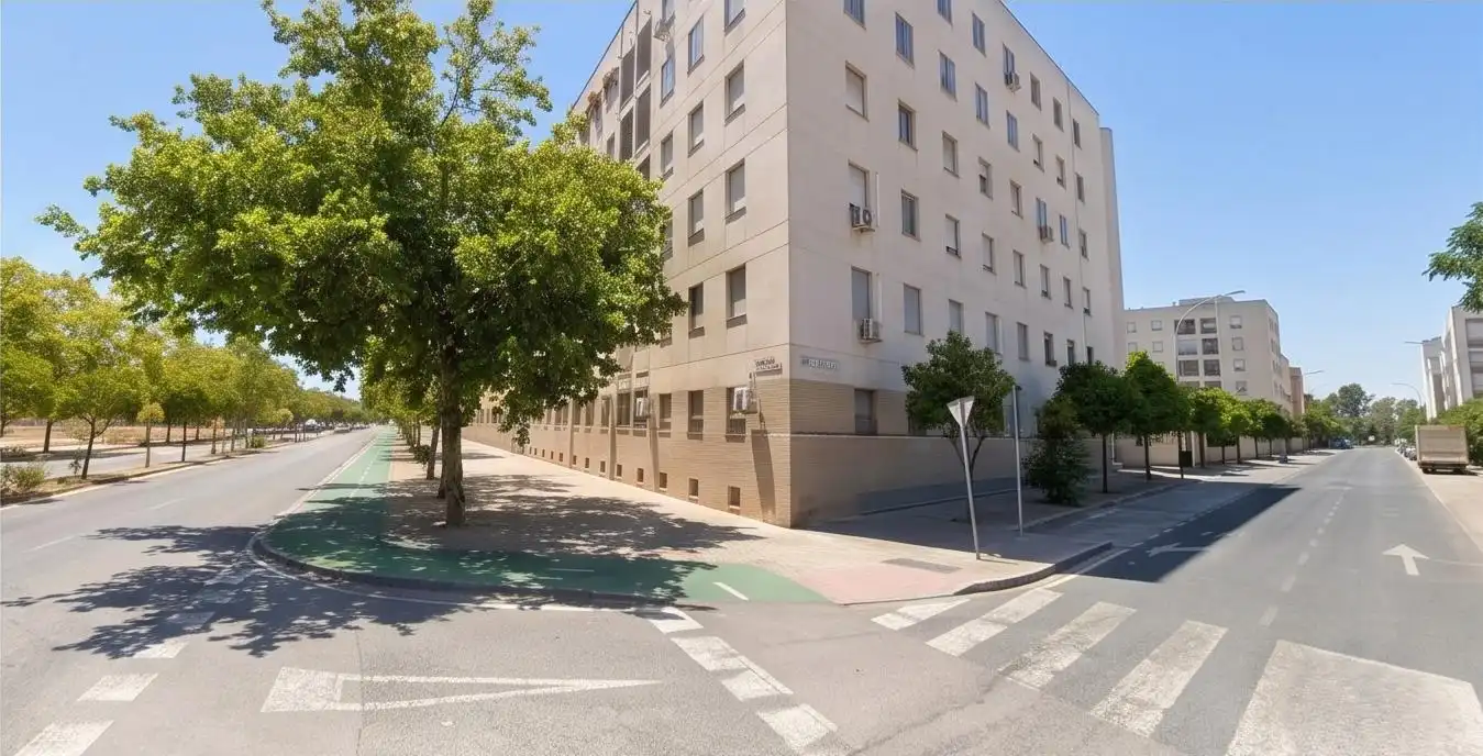 Vista exterior de Piso en venta en Sevilla
