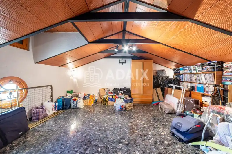 Haus oder Chalet zum Verkauf in Úbeda mit Terrasse, Abstellraum und Balkon