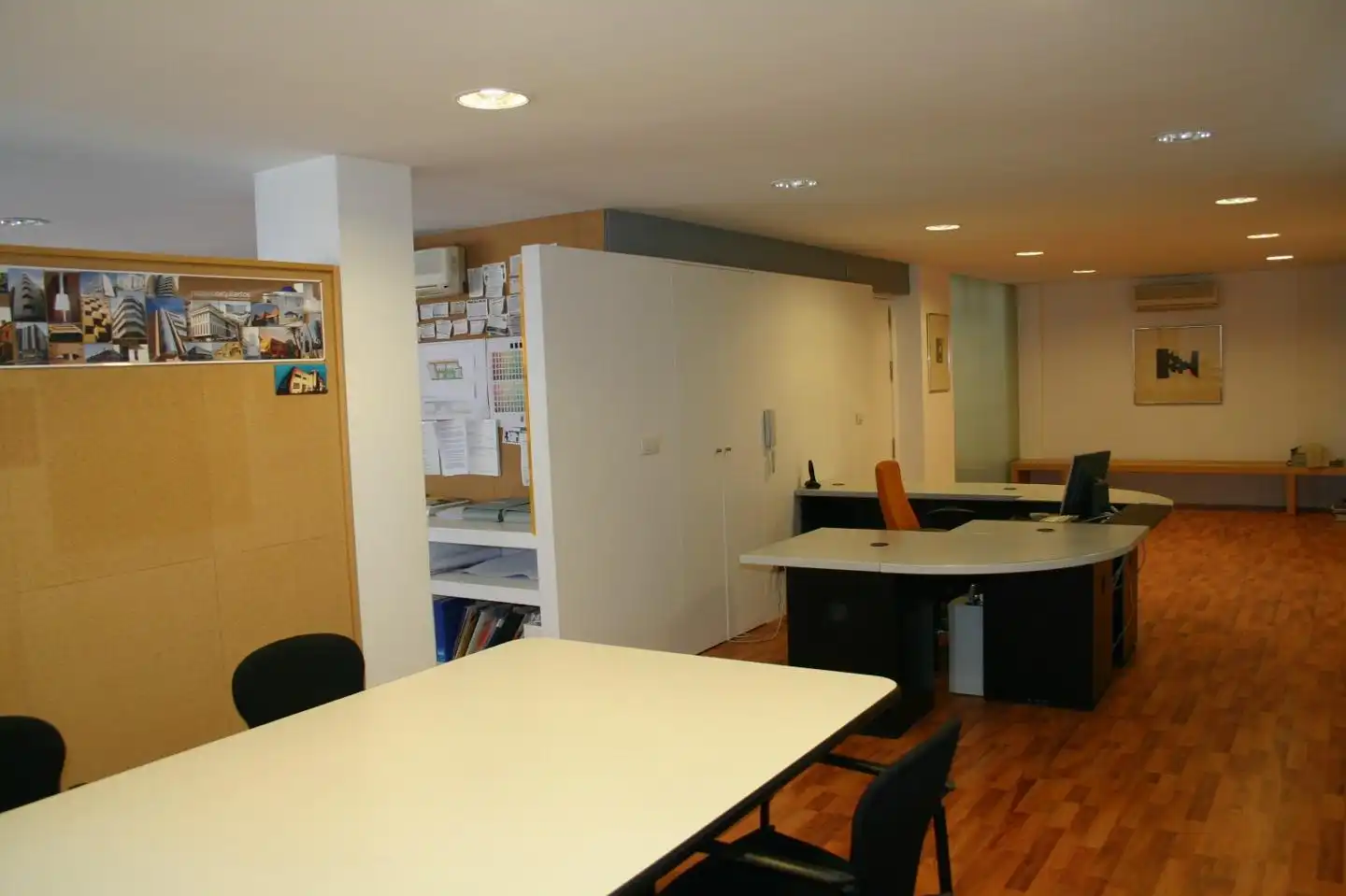 Büro zur Miete in De La Virgen Del Socorro, Raval Roig - Virgen del Socorro