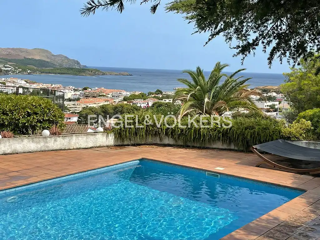 Piscina de Casa o xalet en venda en Llançà amb Calefacció, Jardí privat i Terrassa