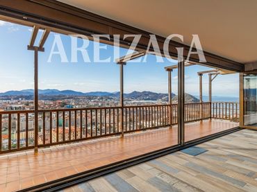 Appartement avec balcon à vendre à Paseo de Ulía 145