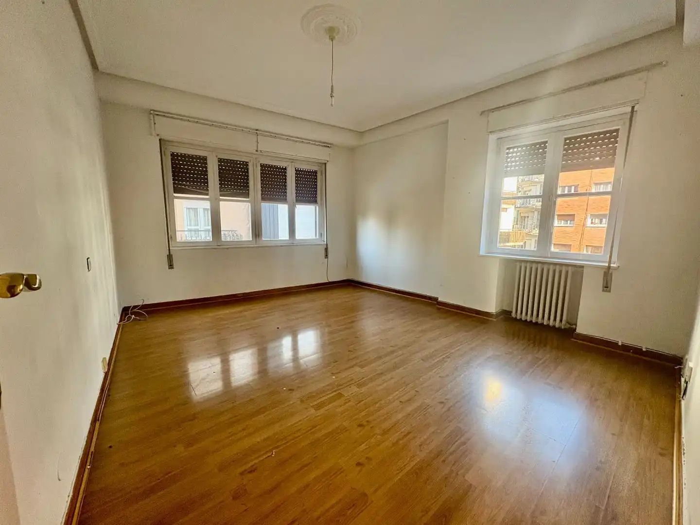 Wohnzimmer von Wohnung zum Verkauf in Oviedo  mit Heizung