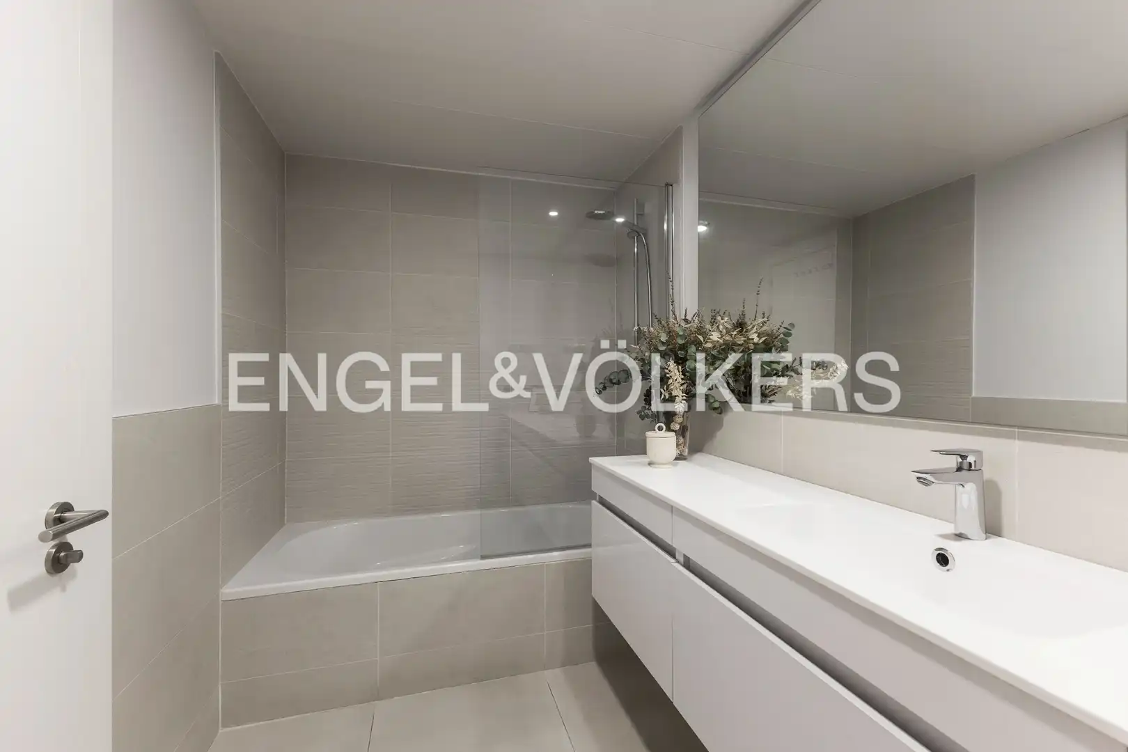 Baño de Piso en venta en Madrid con Aire acondicionado, Calefacción y Terraza