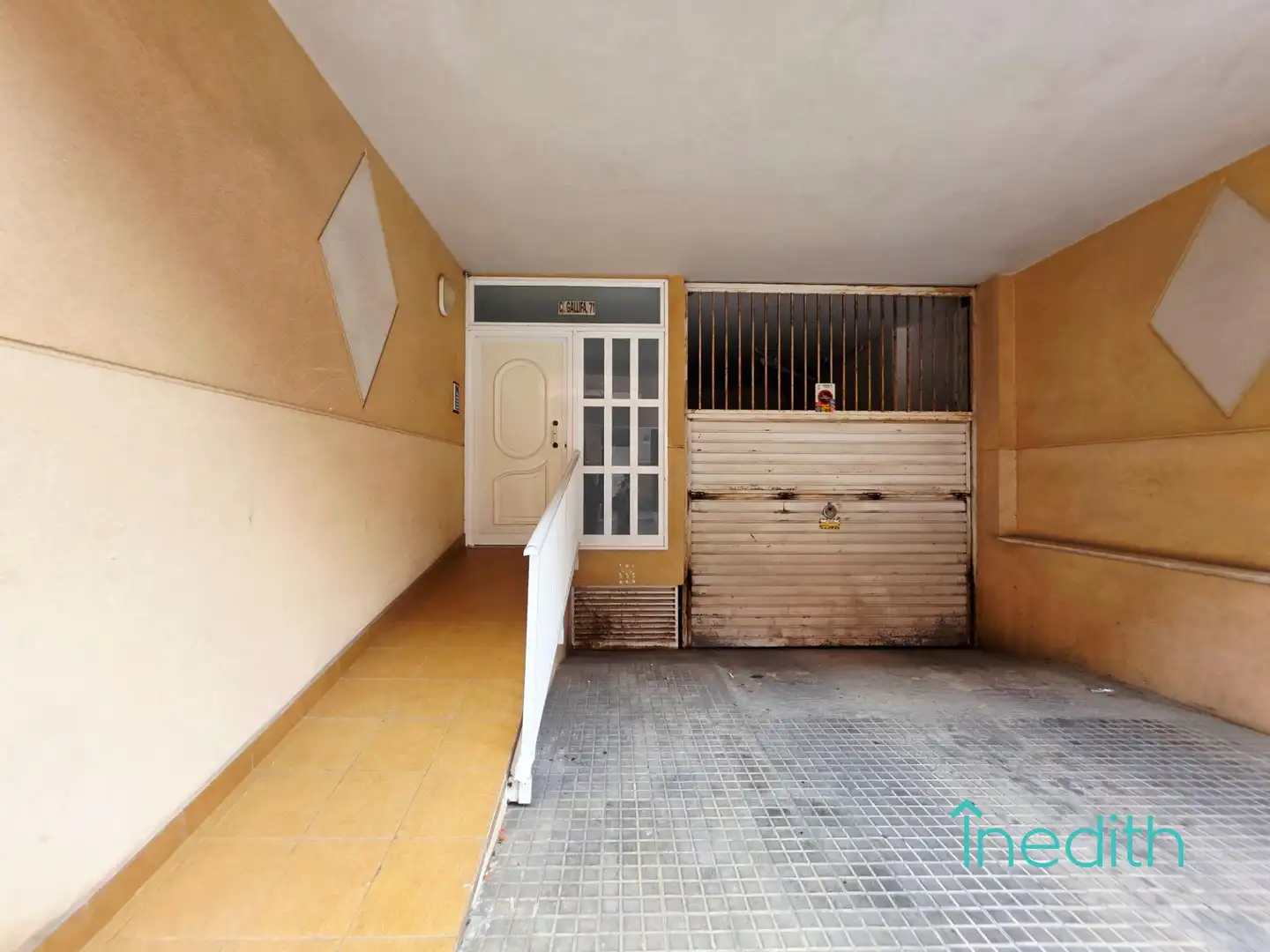 Außenansicht von Wohnung zum Verkauf in Cubelles mit Heizung, Privatgarten und Terrasse