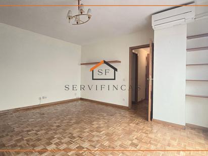 Living room of Flat to rent in  Madrid Capital  with Air Conditioner, Heating and Terrace
