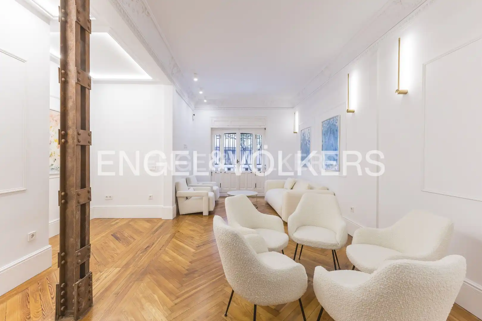Living room of Flat for sale in Madrid  with Air Conditioner, Heating and Furnished