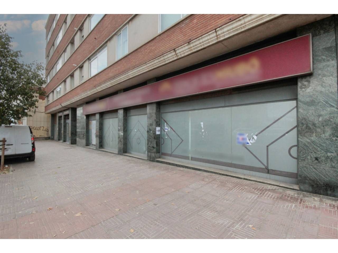 Premises for sale in Sabadell  with Alarm