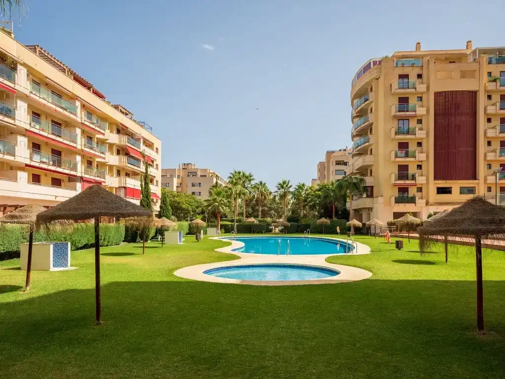 Piscina de Pis de lloguer en Vélez-Málaga amb Aire condicionat, Piscina i Balcó