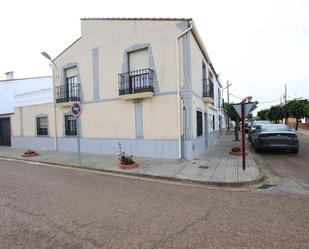 Vista exterior de Casa o xalet en venda en Pueblonuevo del Guadiana amb Calefacció, Terrassa i Balcó