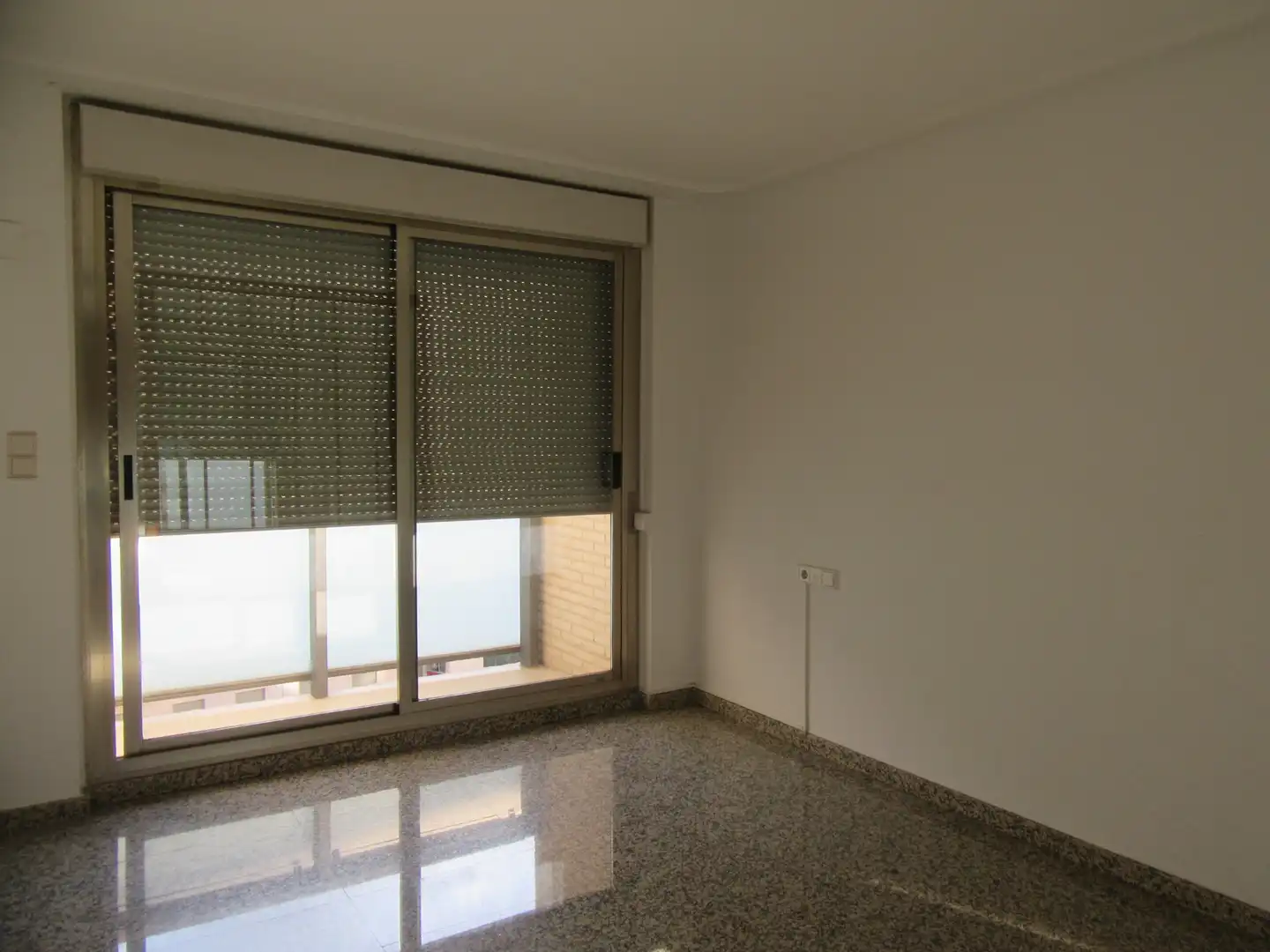 Piso de alquiler en Zaragoza con Calefacción, Terraza y Trastero