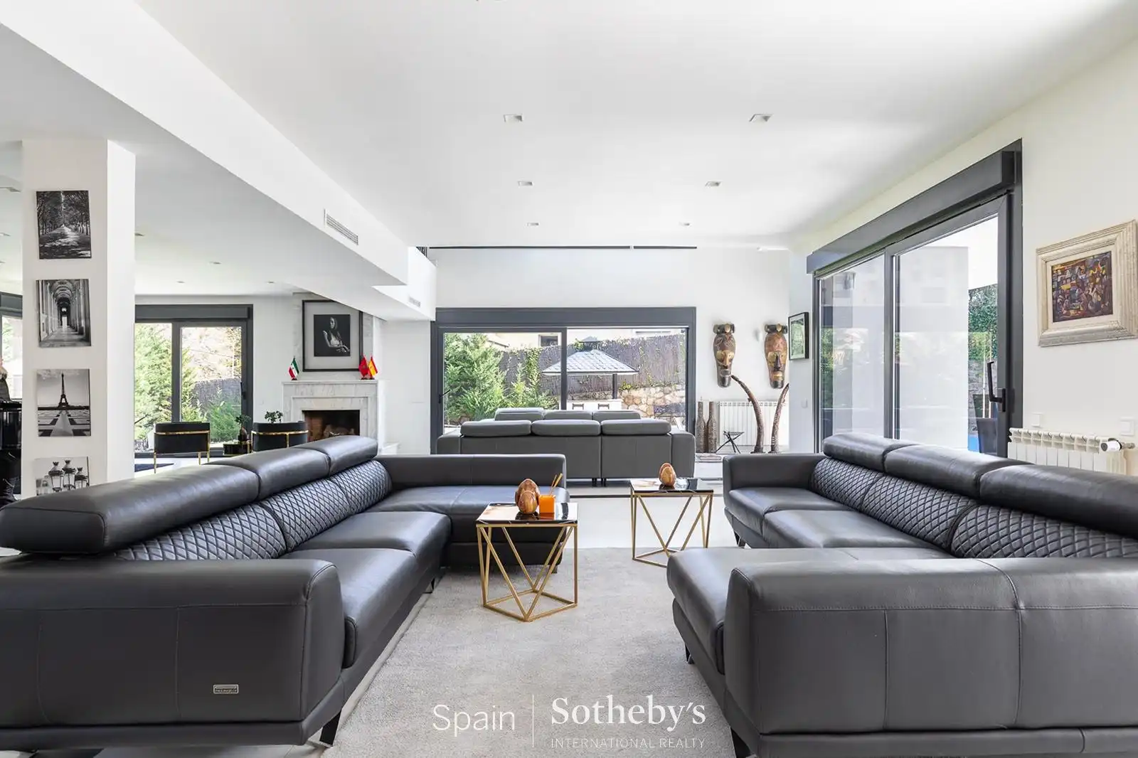 Sala d'estar de Casa o xalet en venda en Madrid amb Aire condicionat, Jardí privat i Terrassa