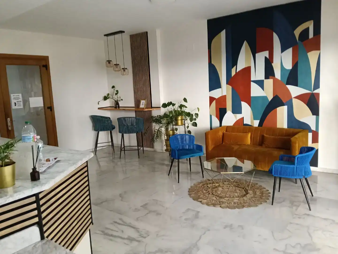 Menjador de Apartament en venda en Bormujos amb Aire condicionat i Piscina