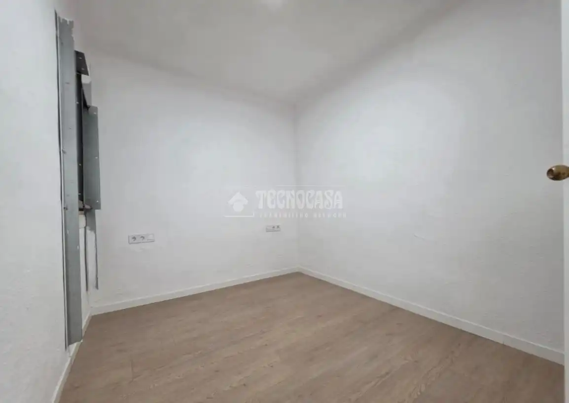 Pis en venda en Santa Coloma de Gramenet amb Parquet i Terrassa