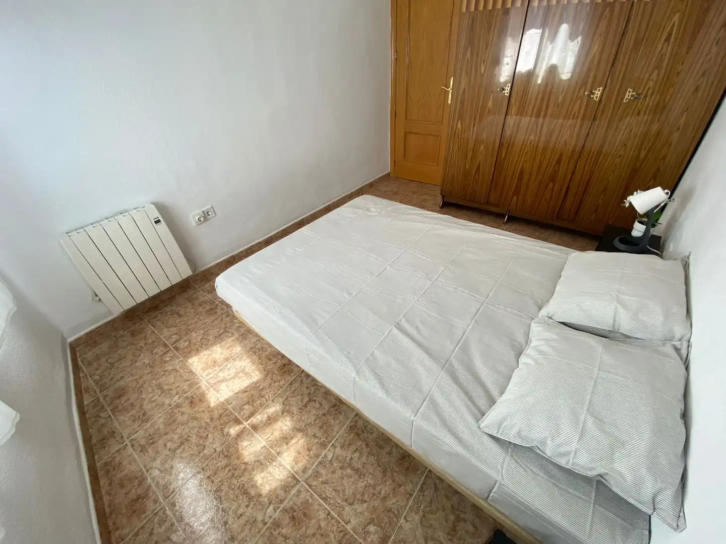 Room in Calle de Pedro Laborde, 10, Portazgo