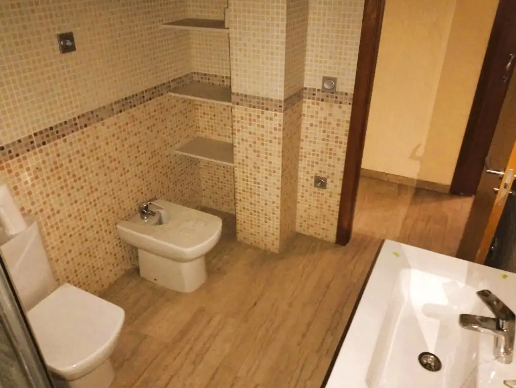 Bany de Casa adosada en venda en Llocnou d'En Fenollet amb Aire condicionat, Terrassa i Traster