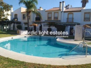 Casa amb piscina en venda a Chilches