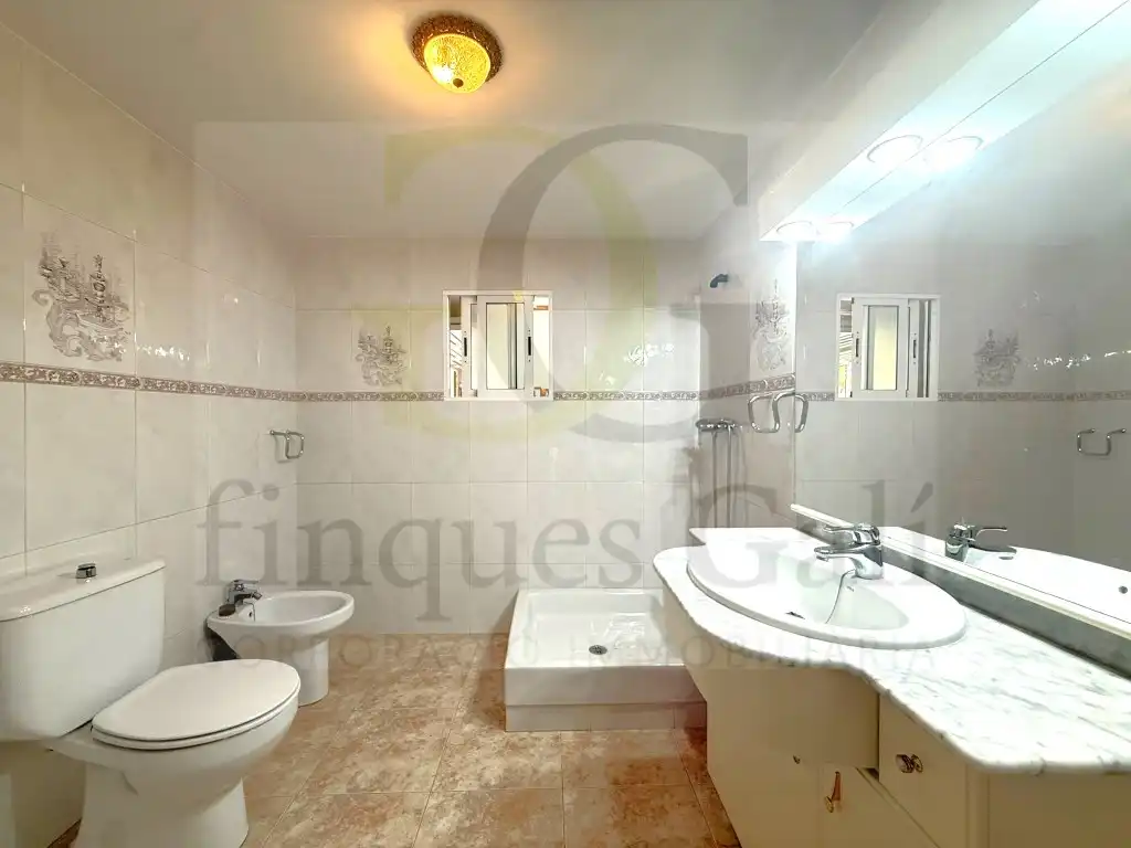 Bathroom of Houses for sale in Castellgalí  with Air Conditioner, Private garden and Terrace