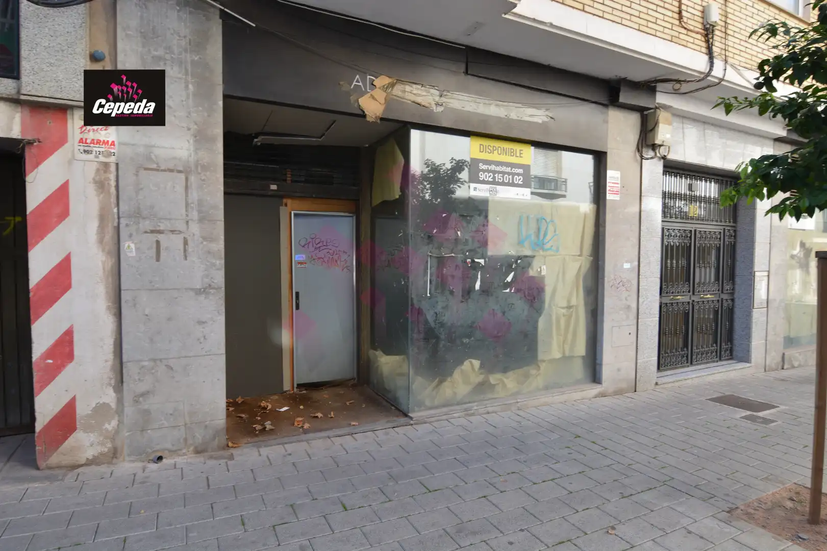 Local comercial en venta en Calle Montesa 4