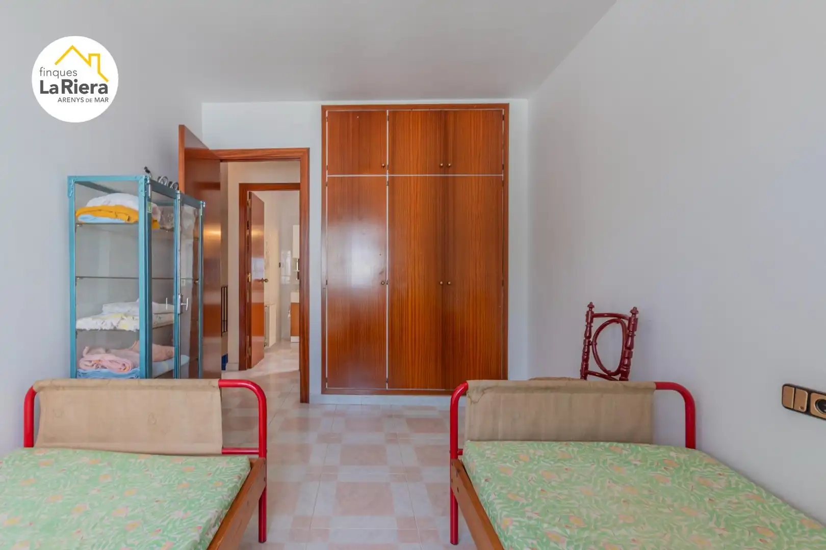 Dormitori de Casa o xalet en venda en Arenys de Munt amb Calefacció, Jardí privat i Piscina